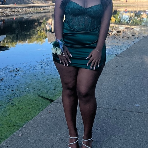 Emerald green dress - Picture 5 of 5